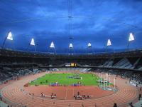 开云体育-赛道上的星辰，蒂亚戈在F1街道赛之夜刷新历史