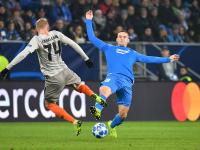 开云下载-防守端球员连续多场比赛抢断遏制对手