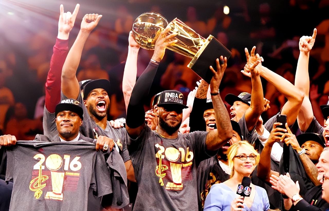 詹姆斯带领湖人队战胜篮网队 詹姆斯带领湖人队战胜篮网队