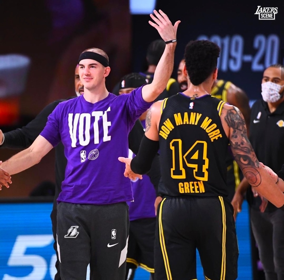 皇家社会后卫制胜关键时刻，边路传中助攻队友的简单介绍