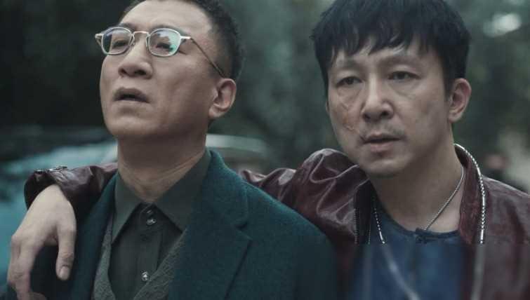 国内顶尖豪门展开激烈争夺，百回合大战的简单介绍