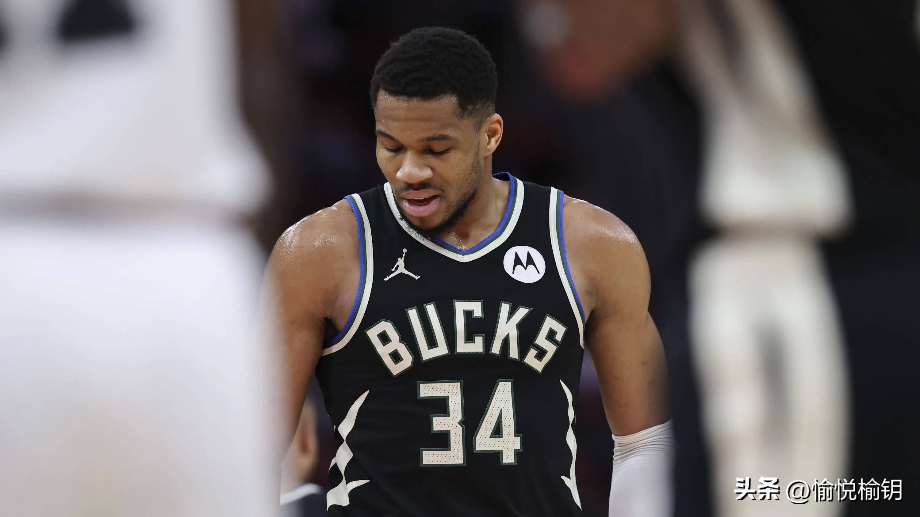 包含火箭主场对阵雄鹿，昔日双MVP再度对决的词条