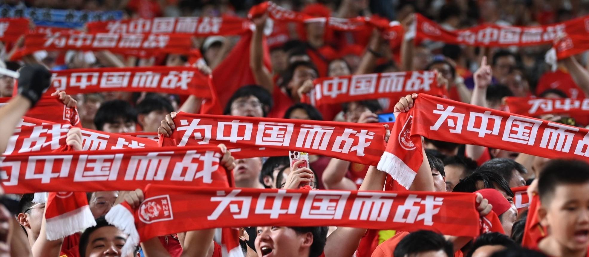 包含连续精彩战况，赛场热闹非凡！的词条