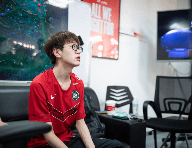 MAD鏖战SHR，Meiko2三分雨点燃全场的简单介绍