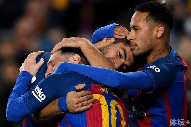 包含瓦伦西亚翻盘摩洛哥，苏亚雷斯统治全场的词条