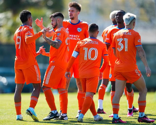 包含辛辛那提季后赛状态正佳，队内团结取得胜利的词条