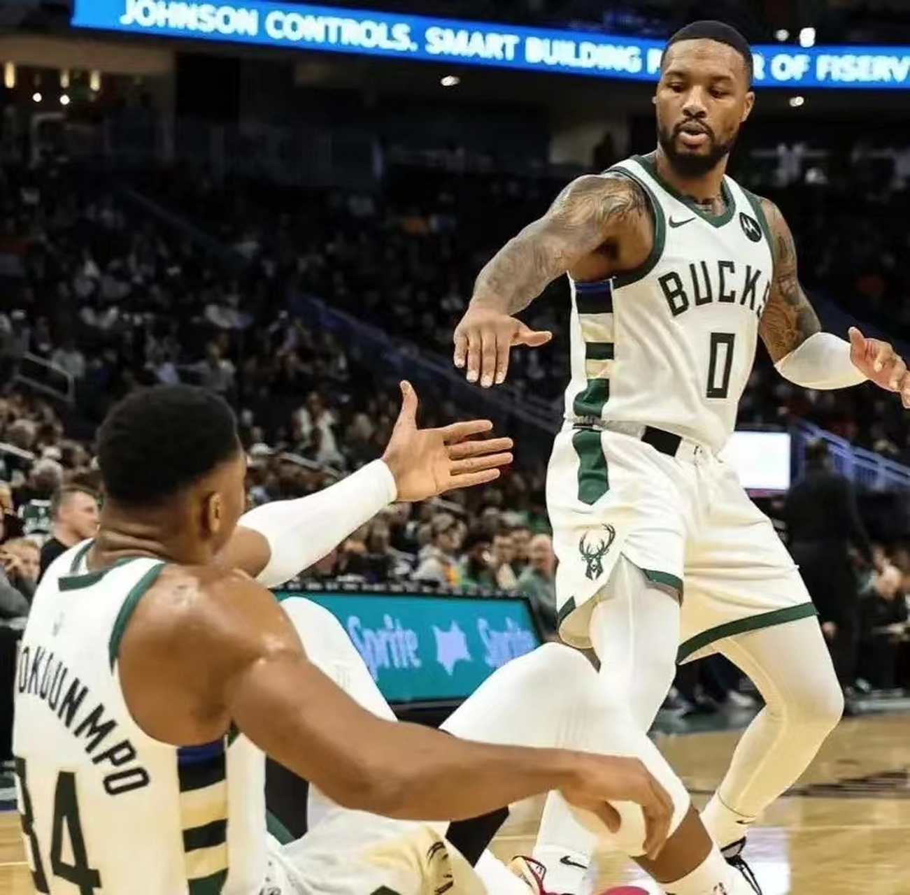 勇士逆转雄鹿,恩比德惊艳世界 勇士逆转雄鹿,恩比德惊艳世界