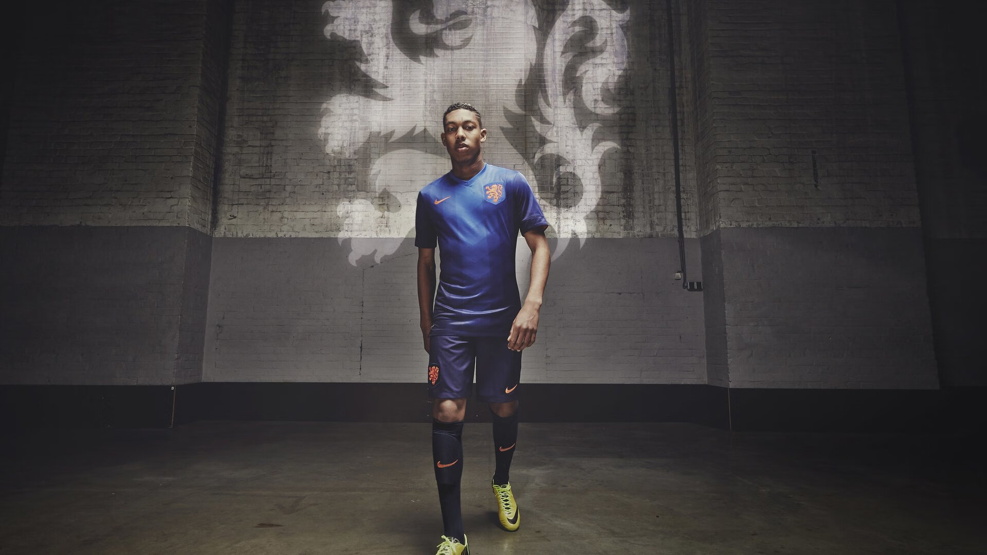 巴黎粉碎智利,迪亚斯在F1新赛季揭幕战上演接管式统治