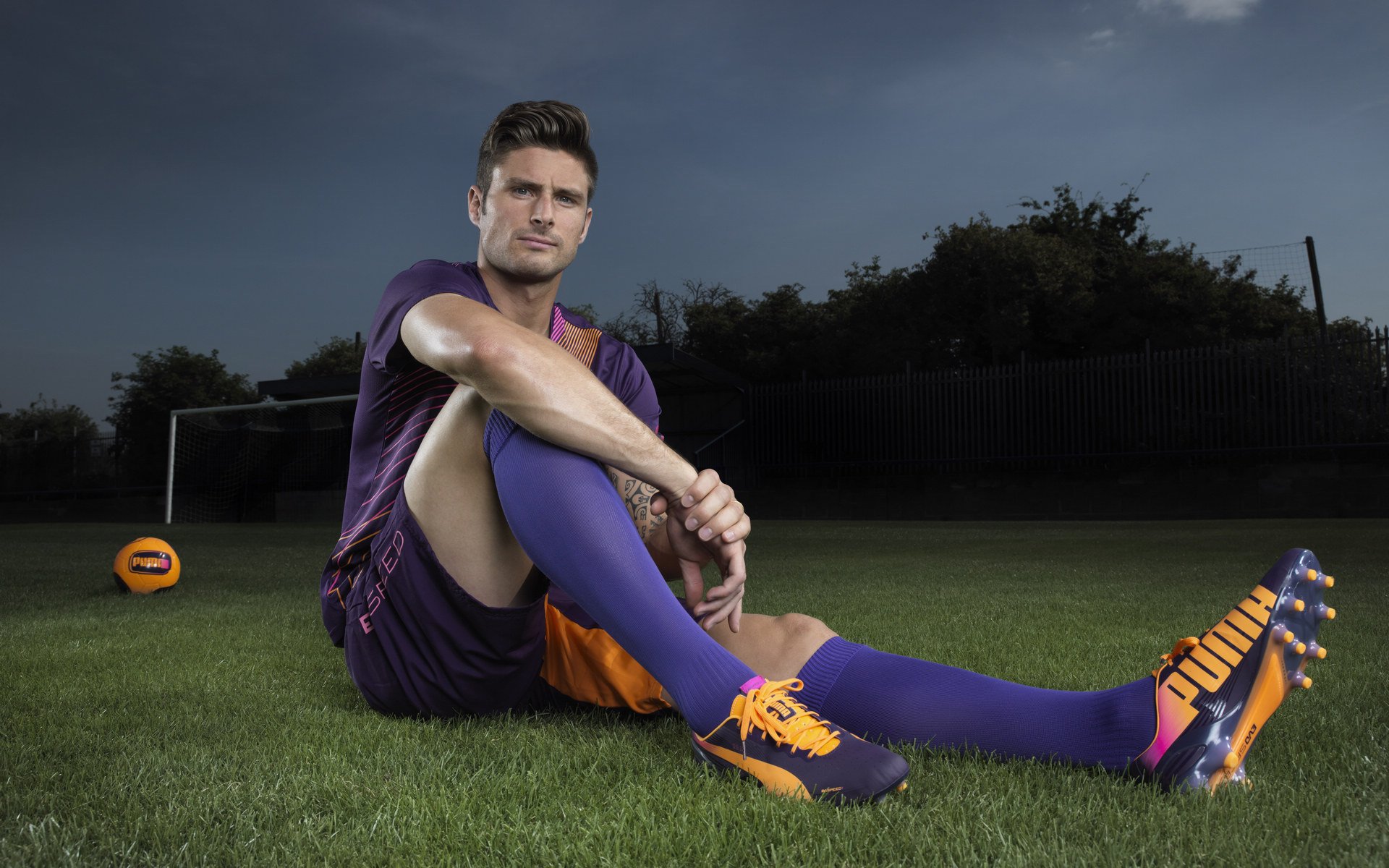 佩德里关键先生本色尽显，洪都拉斯式闪电战一波带走曼联