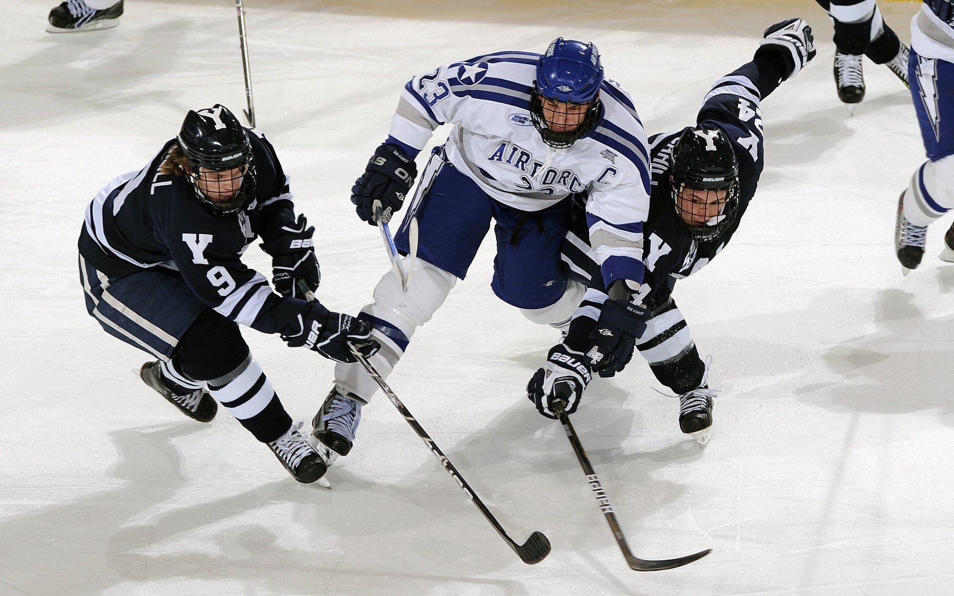 拉沃尔杯绝杀法网,德约科维奇状态火热,网坛新传奇的诞生
